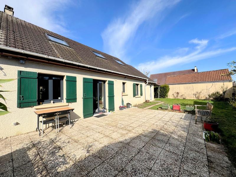 Maison - 102 m² - 5 pièces