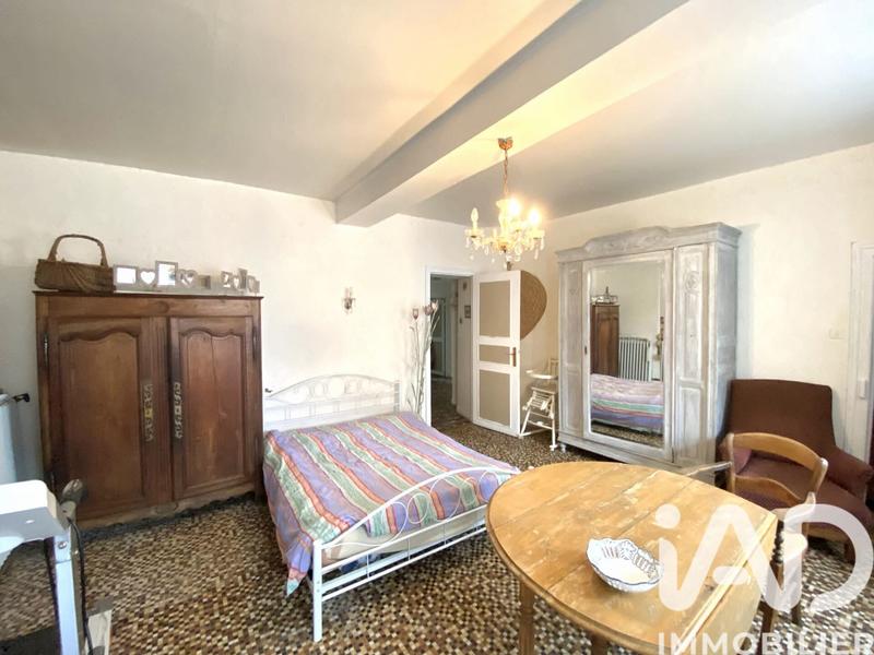 Maison - 221 m² - 8 pièces