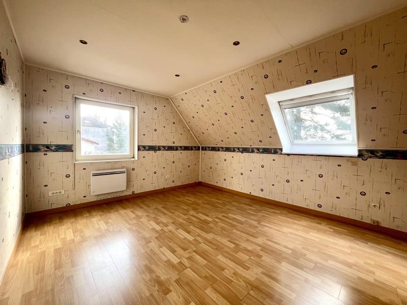 Maison - 220 m² - 9 pièces