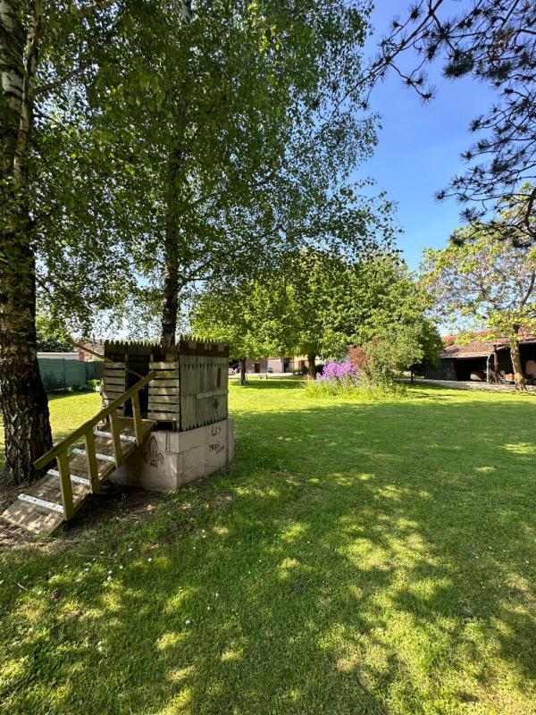 Maison - 239 m² - 11 pièces