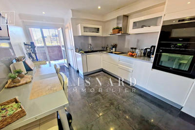 Appartement - 80 m² - 4 pièces