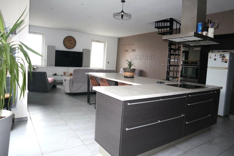 Maison - 157 m² - 6 pièces