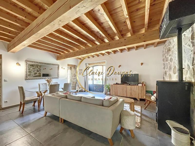 Maison en pierre - 250 m² - 6 pièces