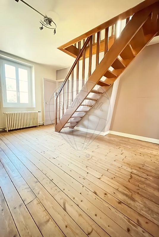 Maison - 242 m² - 6 pièces