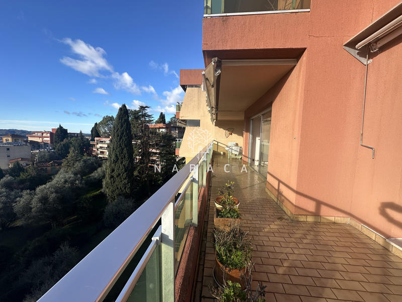 Appartement - 99 m² - 4 pièces