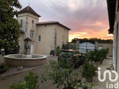 Maison - 284 m² - 10 pièces