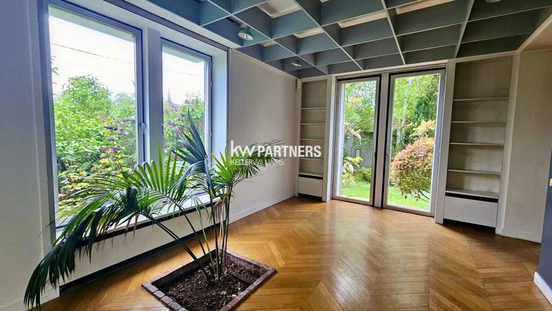 Maison - 320 m² - 11 pièces