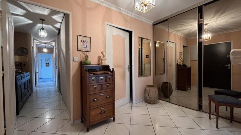 Appartement - 133 m² - 5 pièces