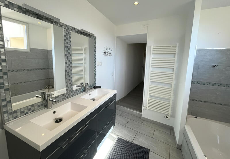 Maison - 100 m² - 4 pièces