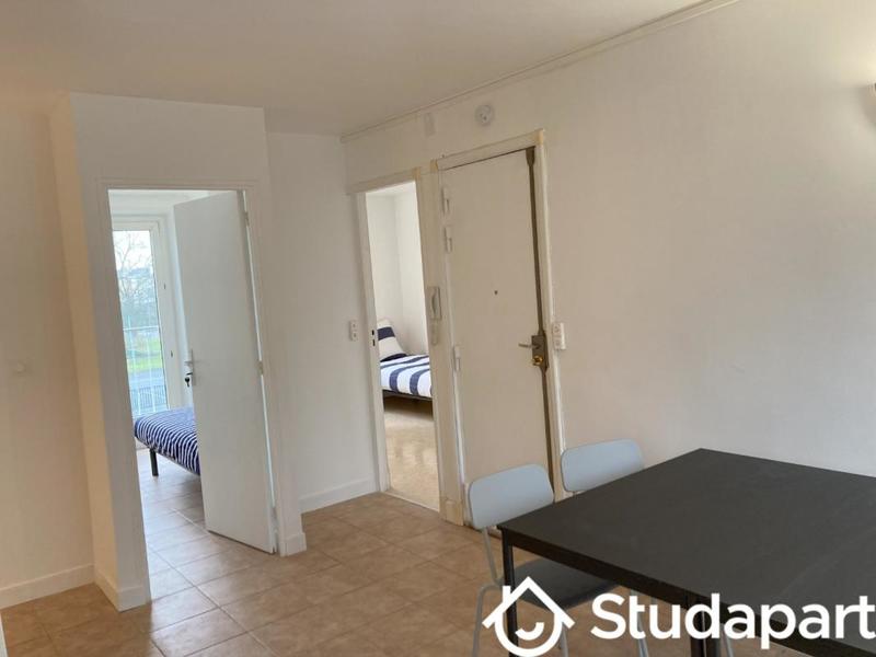 Chambre - 9 m² - 1 pièce