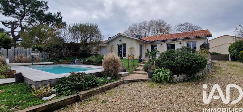 Maison - 137 m² - 7 pièces