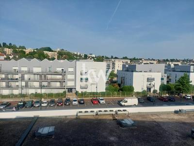 Appartement - 99 m² - 4 pièces