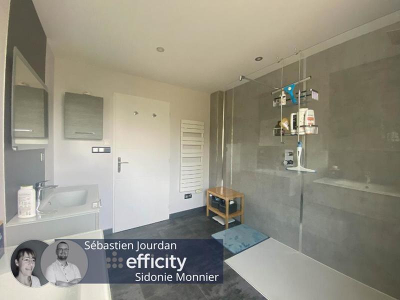 Pavillon - 180 m² - 6 pièces