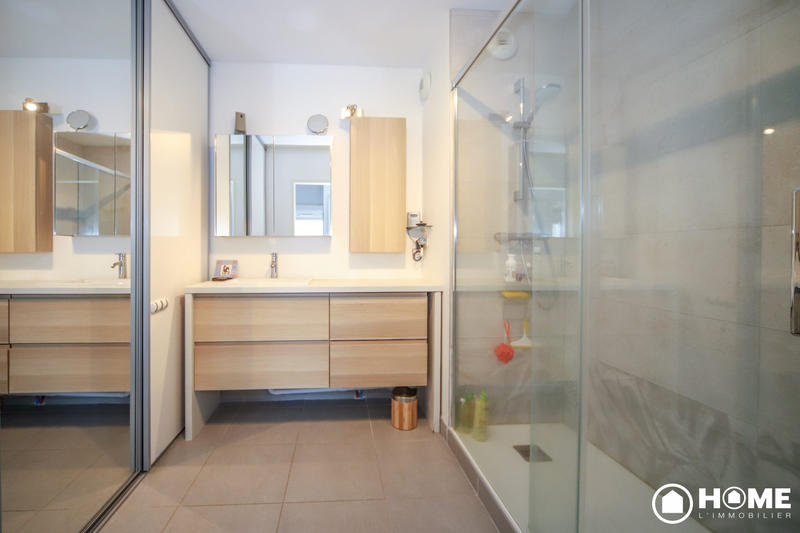 Appartement - 80 m² - 4 pièces