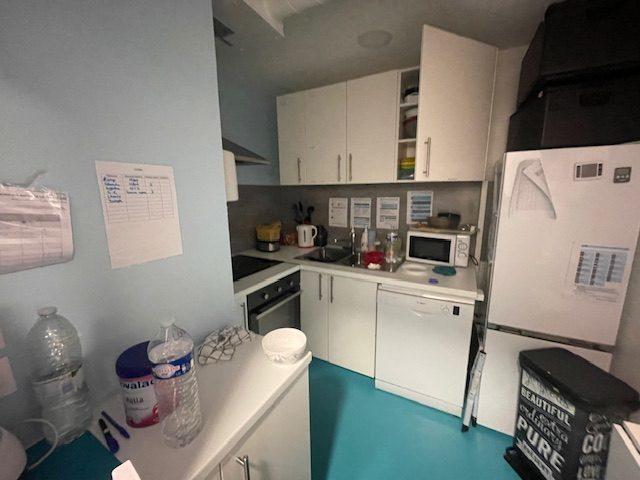 Local d'activités - 164 m² - 8 pièces