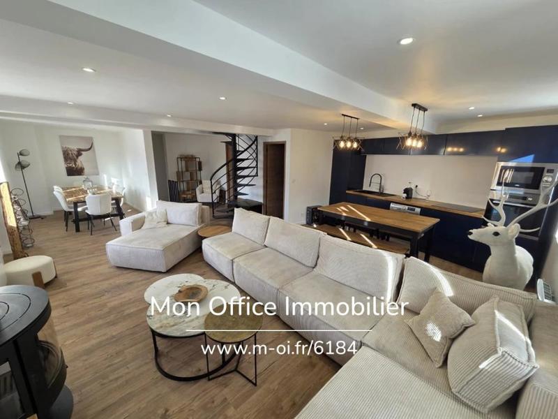 Appartement - 151 m² - 6 pièces