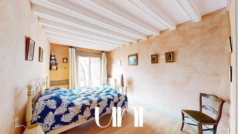 Maison - 287 m² - 10 pièces