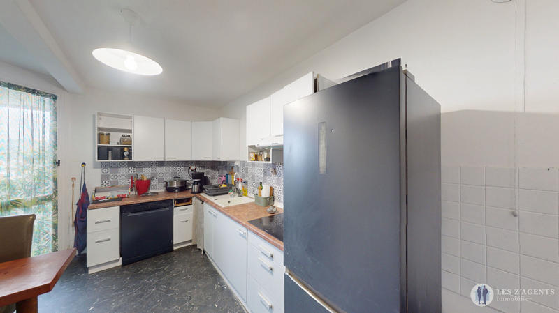 Appartement - 98 m² - 5 pièces