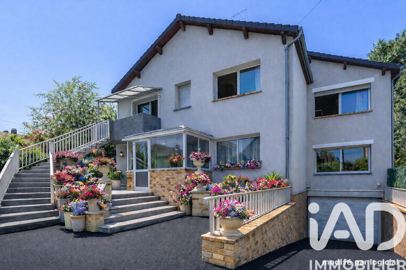 Maison - 440 m² - 9 pièces