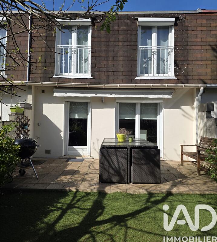 Maison - 98 m² - 5 pièces