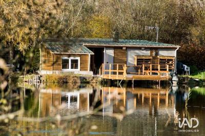 Local commercial - 22 000 m²