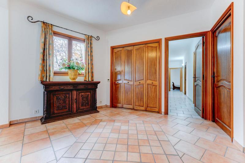 Villa - 310 m² - 8 pièces