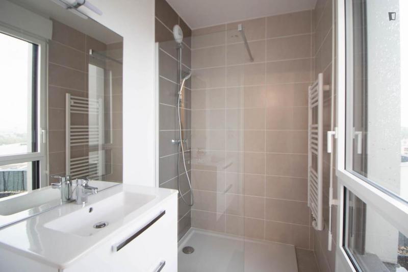 Chambre - 10 m² - 5 pièces