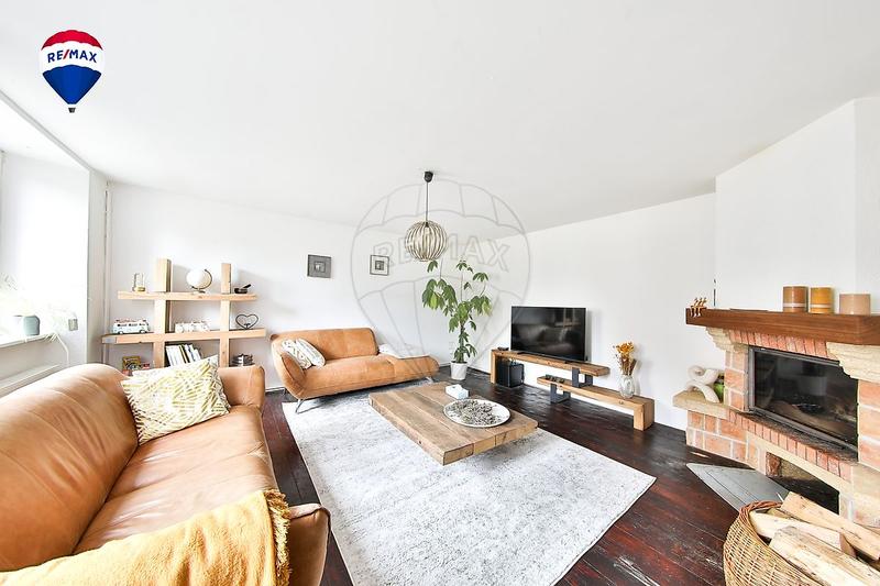 Maison - 243 m² - 7 pièces