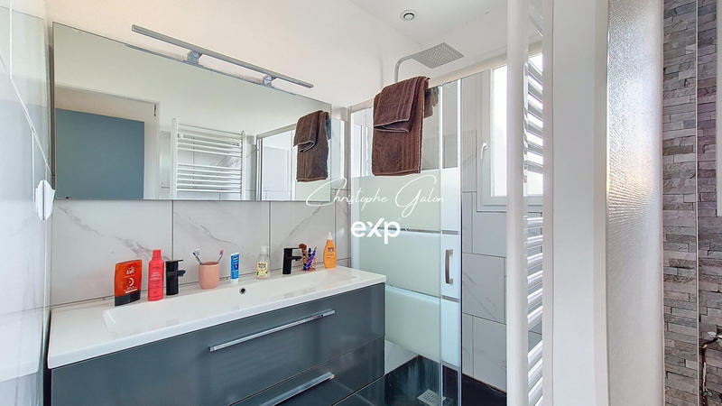 Maison traditionnelle - 82 m² - 4 pièces