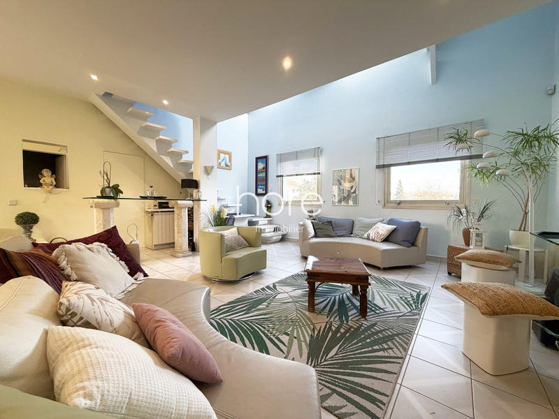 Maison - 210 m² - 8 pièces