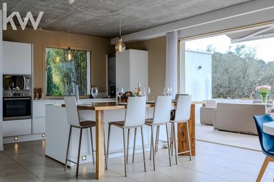 Maison contemporaine - 239 m² - 8 pièces