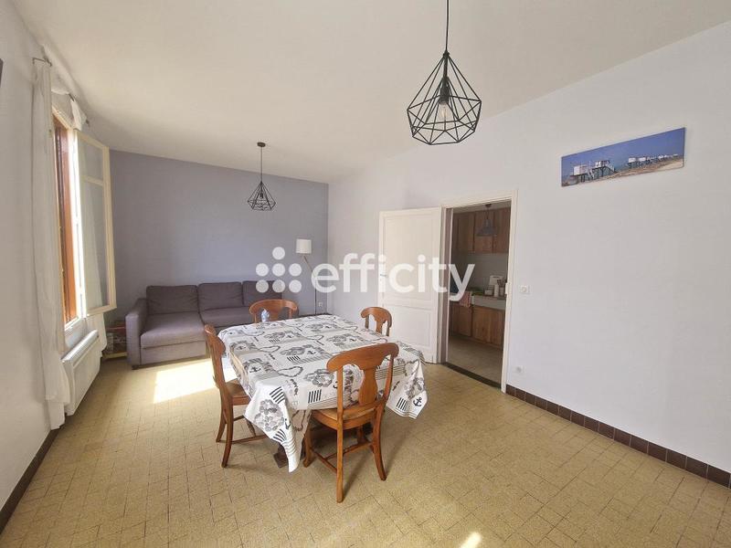 Maison - 210 m² - 10 pièces