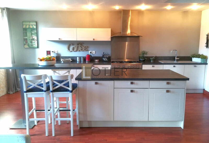 Propriété - 218 m² - 5 pièces