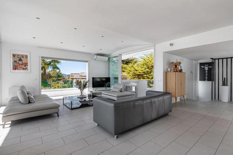 Villa - 258 m² - 6 pièces