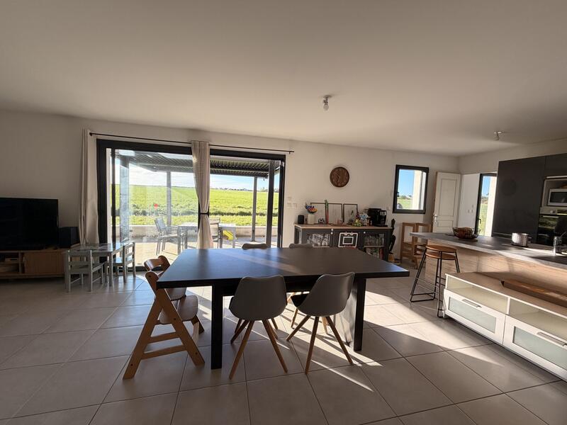 Maison - 93 m² - 4 pièces