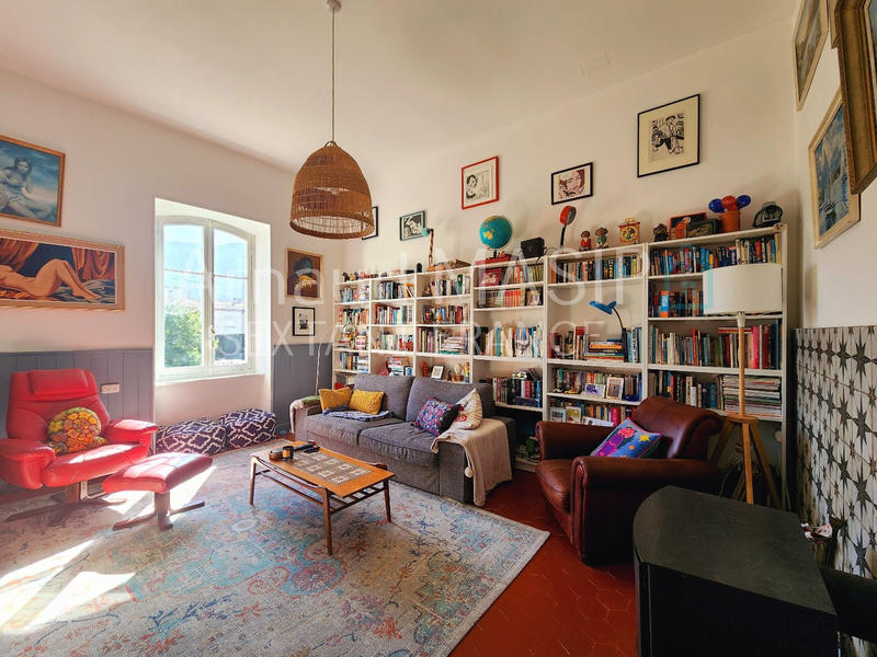 Maison - 220 m² - 8 pièces