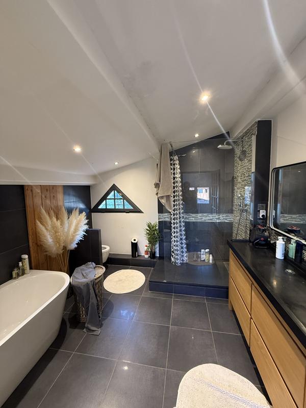 Maison traditionnelle - 185 m² - 7 pièces