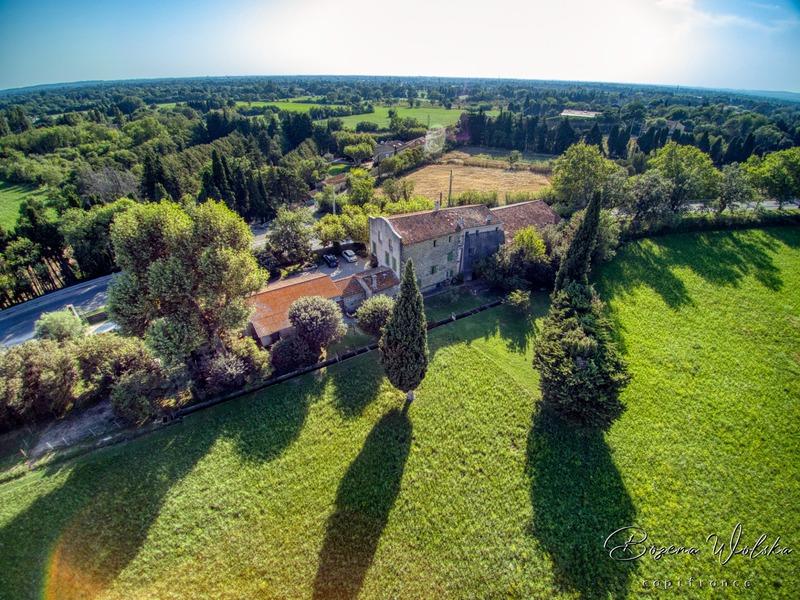 Mas - 400 m² - 14 pièces