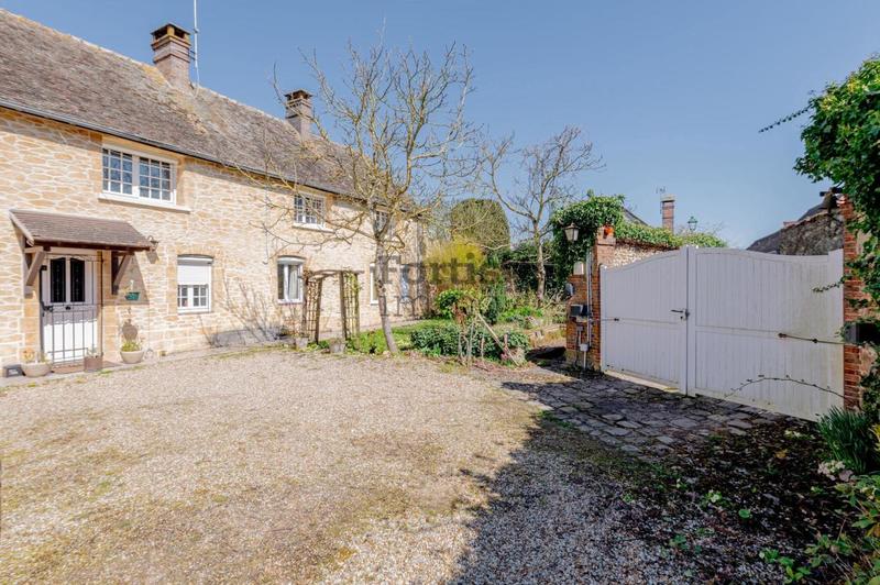 Corps de ferme - 381 m² - 10 pièces