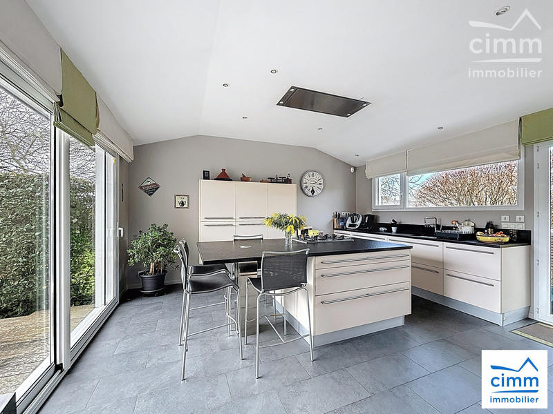 Maison - 190 m² - 8 pièces