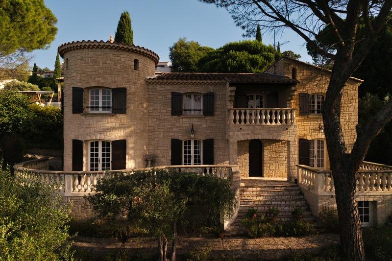 Maison - 190 m² - 8 pièces