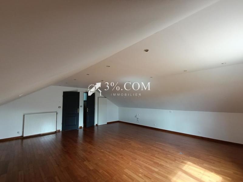 Maison - 220 m² - 9 pièces