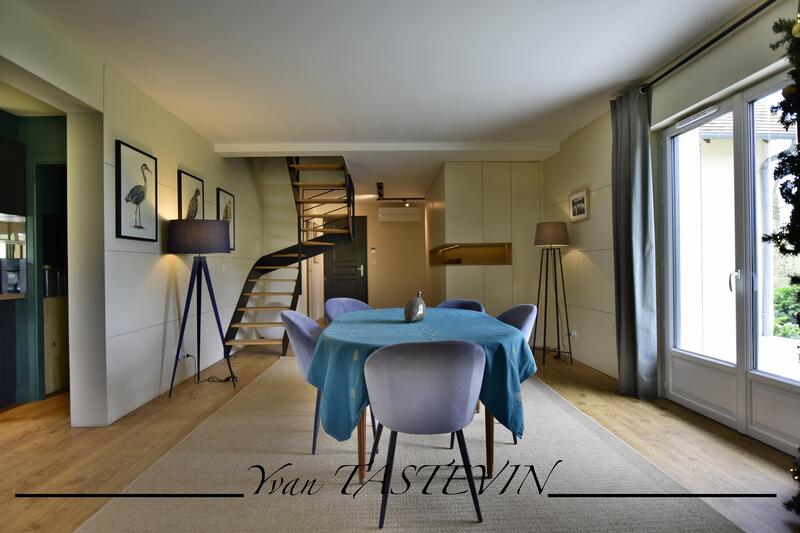 Villa - 233 m² - 9 pièces