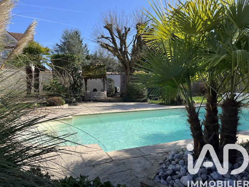 Maison - 201 m² - 9 pièces