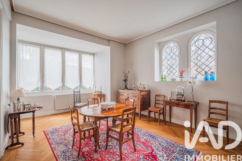 Maison - 369 m² - 9 pièces