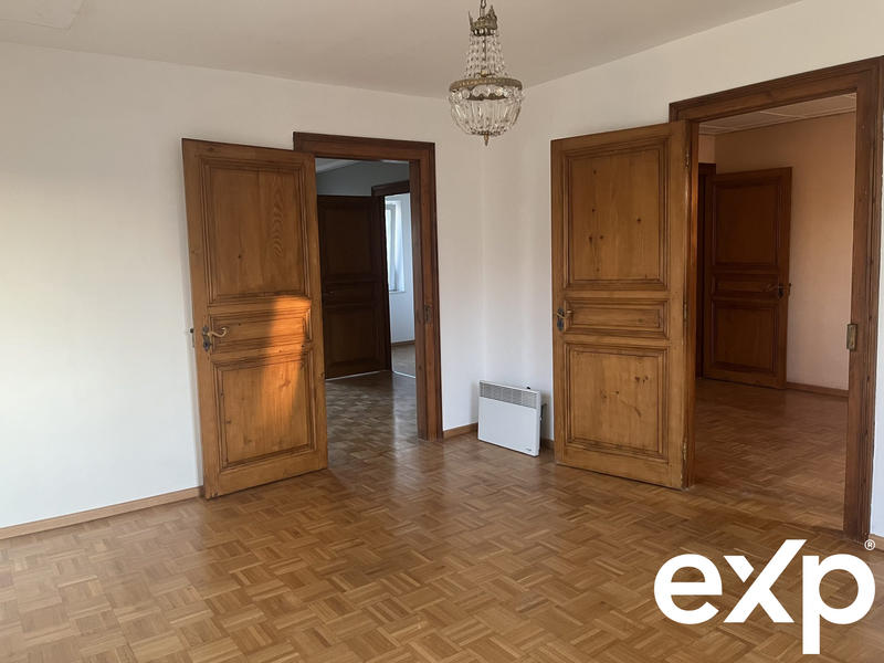 Maison - 298 m² - 12 pièces