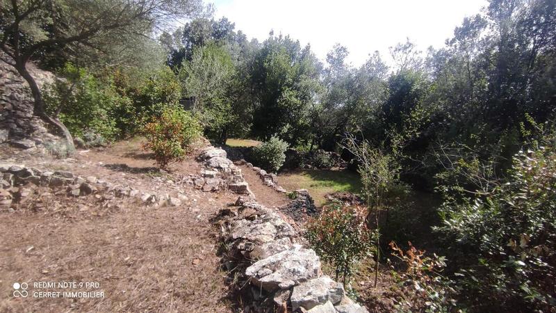 Terrain constructible - 900 m²