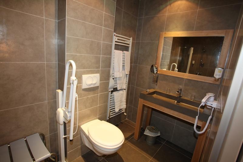 Fonds de commerce - 1 400 m²