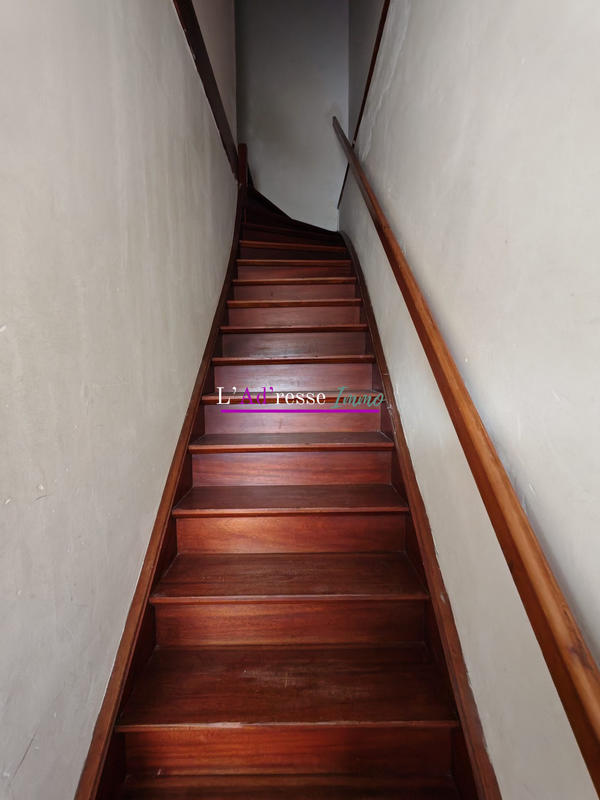 Maison traditionnelle - 200 m² - 11 pièces