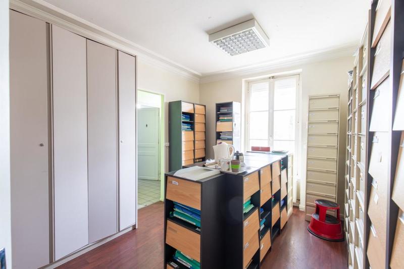 Appartement - 240 m² - 11 pièces